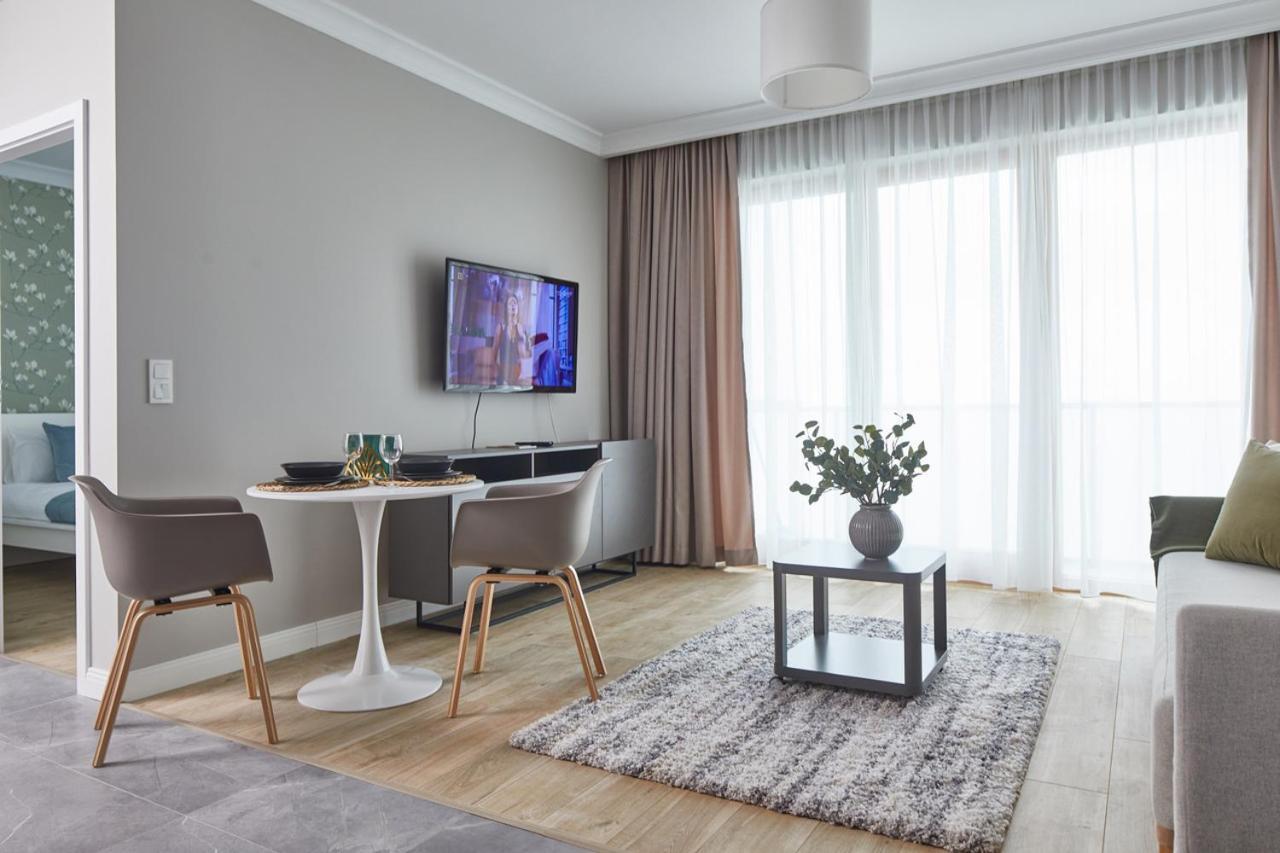 Metro Imielin Apartments Varşovia Exterior foto