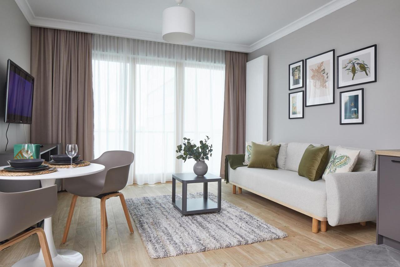 Metro Imielin Apartments Varşovia Exterior foto