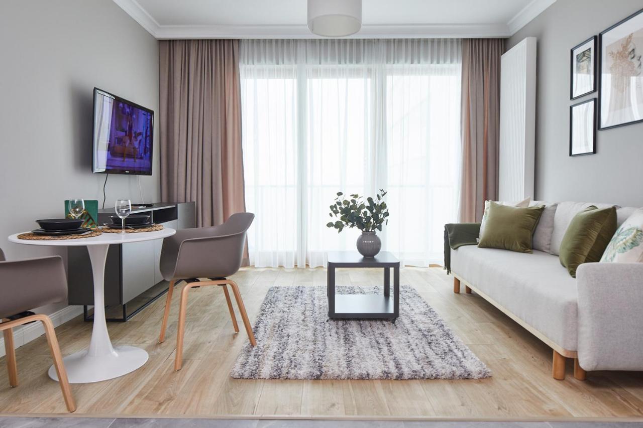 Metro Imielin Apartments Varşovia Exterior foto