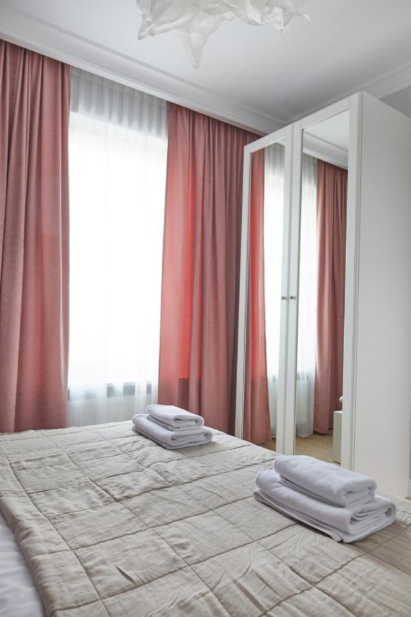 Metro Imielin Apartments Varşovia Exterior foto